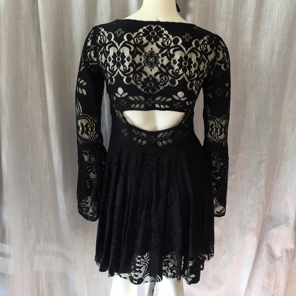 Free People Dresses & Skirts - New Free People black lace split sleeve peekaboo back mini dress size 0